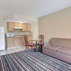 Suite Two Double Beds Non-Smoking